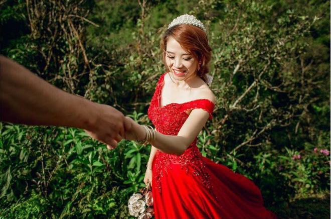 Từ bức ảnh chụp chung trong đám cưới, dân mạng bàn tán ai là mẹ, ai là con-5