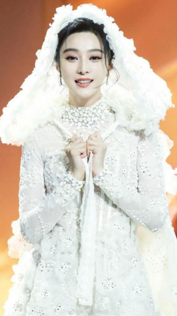 Chưa cưới Lý Thần nhưng Phạm Băng Băng đã mặc đồ trắng tinh khôi không khác gì cô dâu-2