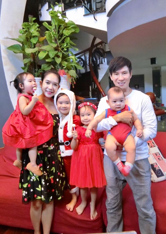 Lý Hải nói về việc sinh nhiều con: 4 nhóc như bây giờ là đủ, 5 lại bị lẻ, phải đến 6 mới đồng đều-4