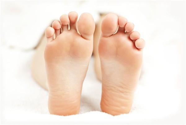 Nhìn xuống bàn chân xem bạn có những dấu hiệu thể hiện cuộc sống an nhàn, phú quý sau này hay không-2