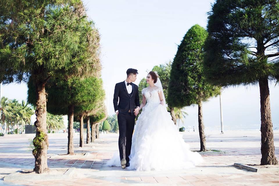 Ngắm bộ ảnh cưới lãng mạn trên biển của Lâm Khánh Chi và chồng trẻ-7