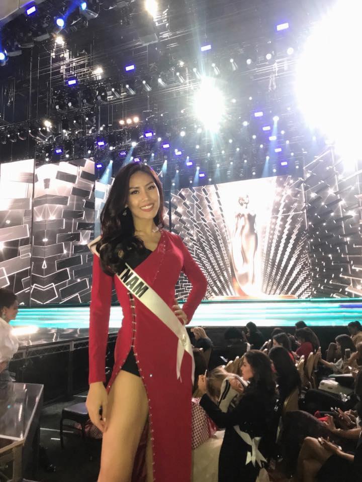 45 mỹ nhân chúc Nguyễn Thị Loan chiến thắng tại Hoa hậu Hoàn vũ Thế giới 2017-10