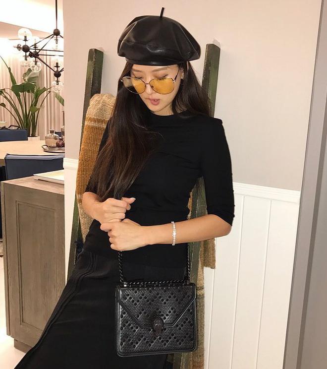 Chân dung tiểu thư U40 cực trẻ trung, tài giỏi trên người dát toàn hàng hiệu của tỷ phú xứ Đài-11