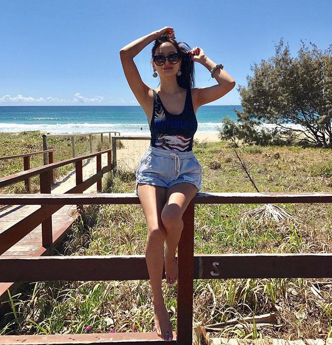 Chân dung tiểu thư U40 cực trẻ trung, tài giỏi trên người dát toàn hàng hiệu của tỷ phú xứ Đài-3