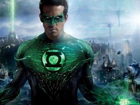 Justice League đáp trả chỉ trích về trang phục hở hang-3