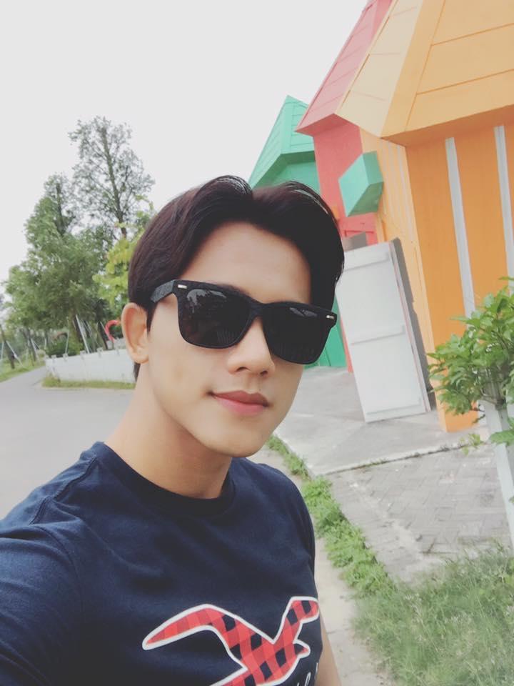 Hot girl - hot boy Việt 26/11: Diện váy xẻ sâu, Huyền Baby lấp ló vòng 1 vạn người mê-10