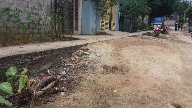 Nhân chứng kể lại giây phút phát hiện bà nội bé gái 20 ngày tuổi bị 2 người lạ quật ngã, bắt cóc cháu bé-3