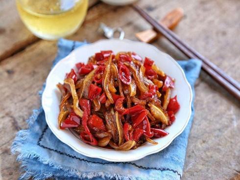 Làm ngay món tai heo chiên cay ngon ấm bụng ngày đầu đông