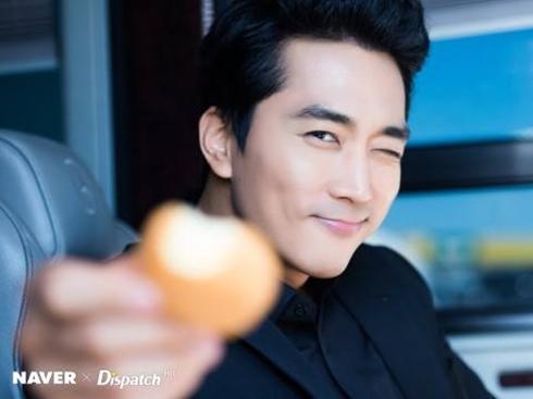 Sao Hàn 27/11: Cặp mỹ nam Lee Jung Jae, Jung Woo Sung tiết lộ tình cảm đặc biệt cho nhau-11