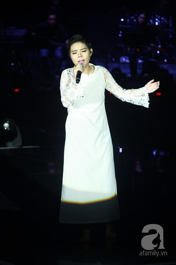 Lâu lắm rồi người ta mới lại thấy Vũ Cát Tường mặc váy-5