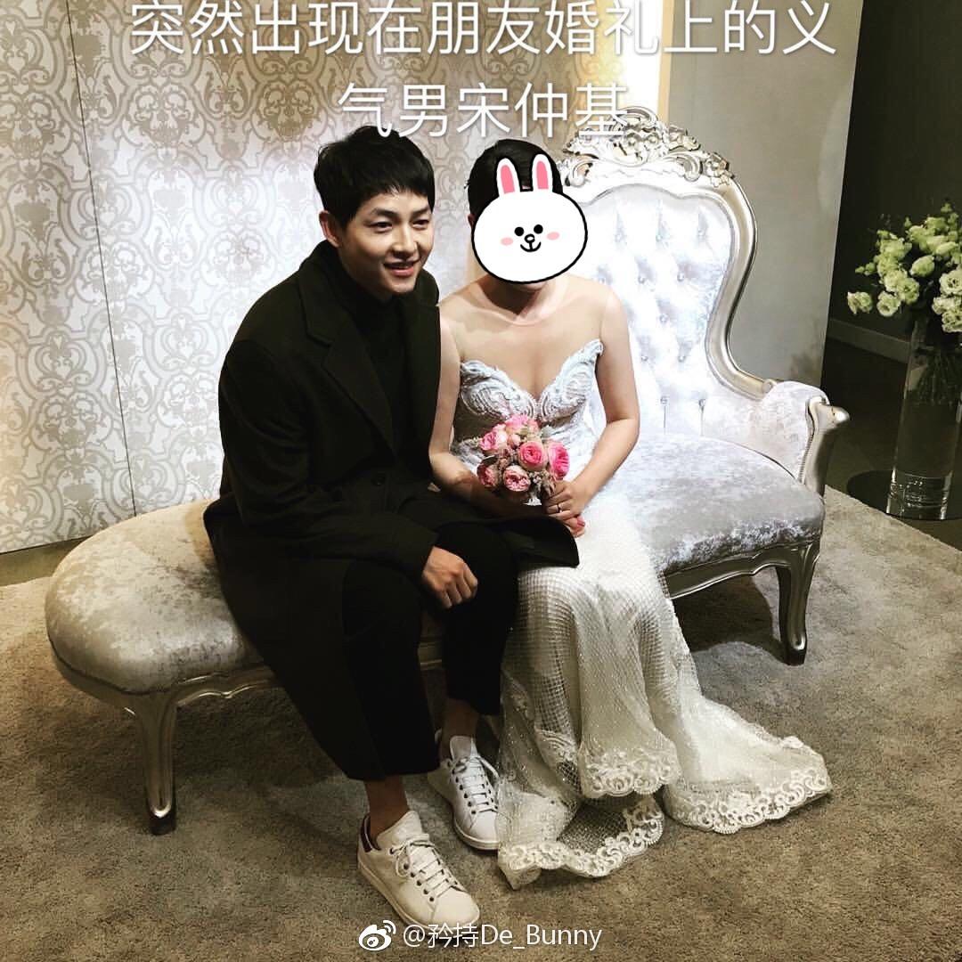Gần 1 tháng sau kết hôn, Song Joong Ki béo ra trông thấy khi xuất hiện tại đám cưới bạn thân-1