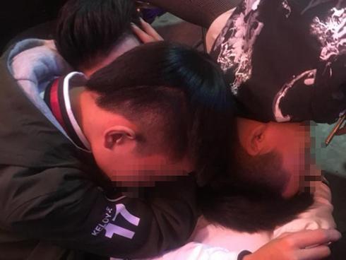 Cô dâu xinh đẹp hát cực hay bên chú rể điển trai trong ngày cưới khiến dân mạng lịm tim-2