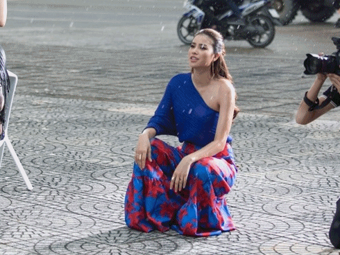 Khám túi xách của Nguyễn Cao Kỳ Duyên để thấy hoa hậu chất đừng hỏi mỗi khi ra đường-10