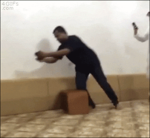 Phải luôn đề phòng với cuộc sống khốn nạn xung quanh-2