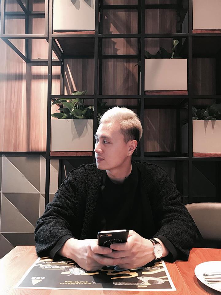 Hot girl - hot boy Việt 27/11: Phan Thành tình tứ ôm bạn gái từ phía sau-5