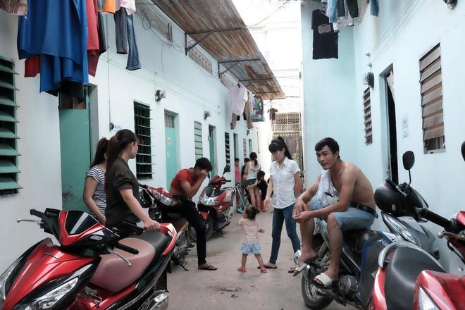 Người dân xung quanh trường Mầm Xanh: Trước tôi gởi con thấy bị chảy máu mũi, gãy tay, tôi sợ quá gởi đi nơi khác-9