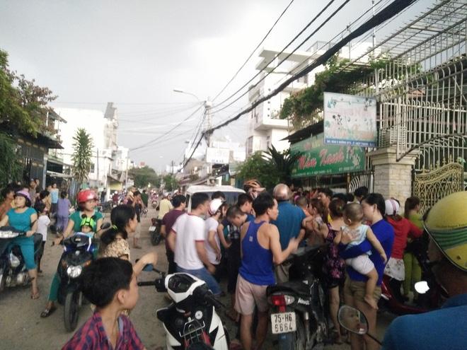 Người dân xung quanh trường Mầm Xanh: Trước tôi gởi con thấy bị chảy máu mũi, gãy tay, tôi sợ quá gởi đi nơi khác-13