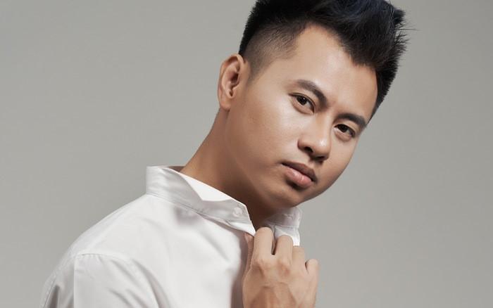 Nhạc sĩ mà Miu Lê google chỉ ra đàn piano là ai?-2