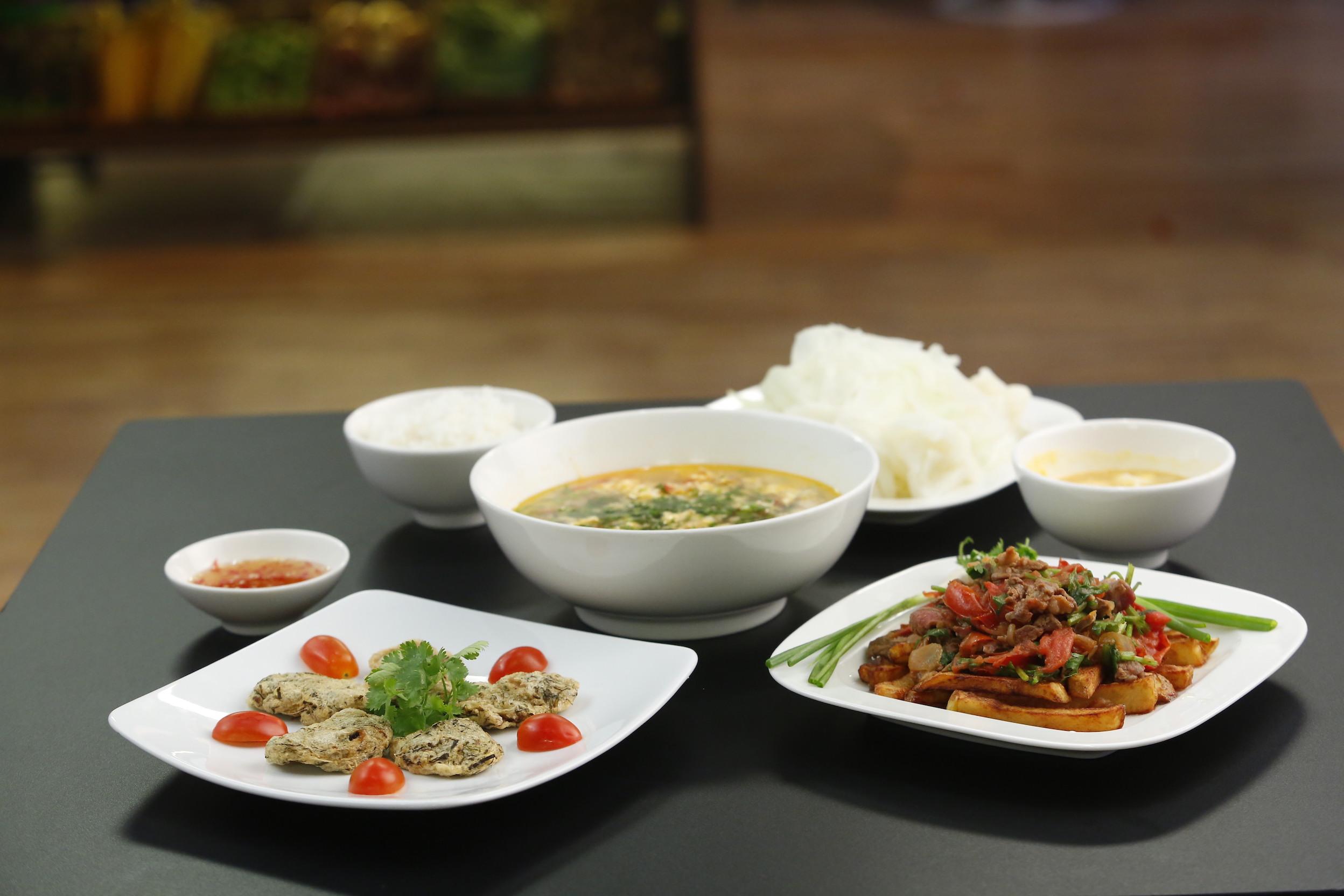 Vua đầu bếp 2017: Pha Lê lộ tính xấu khi thấy bếp của Mai Trang bất ngờ bốc cháy-8