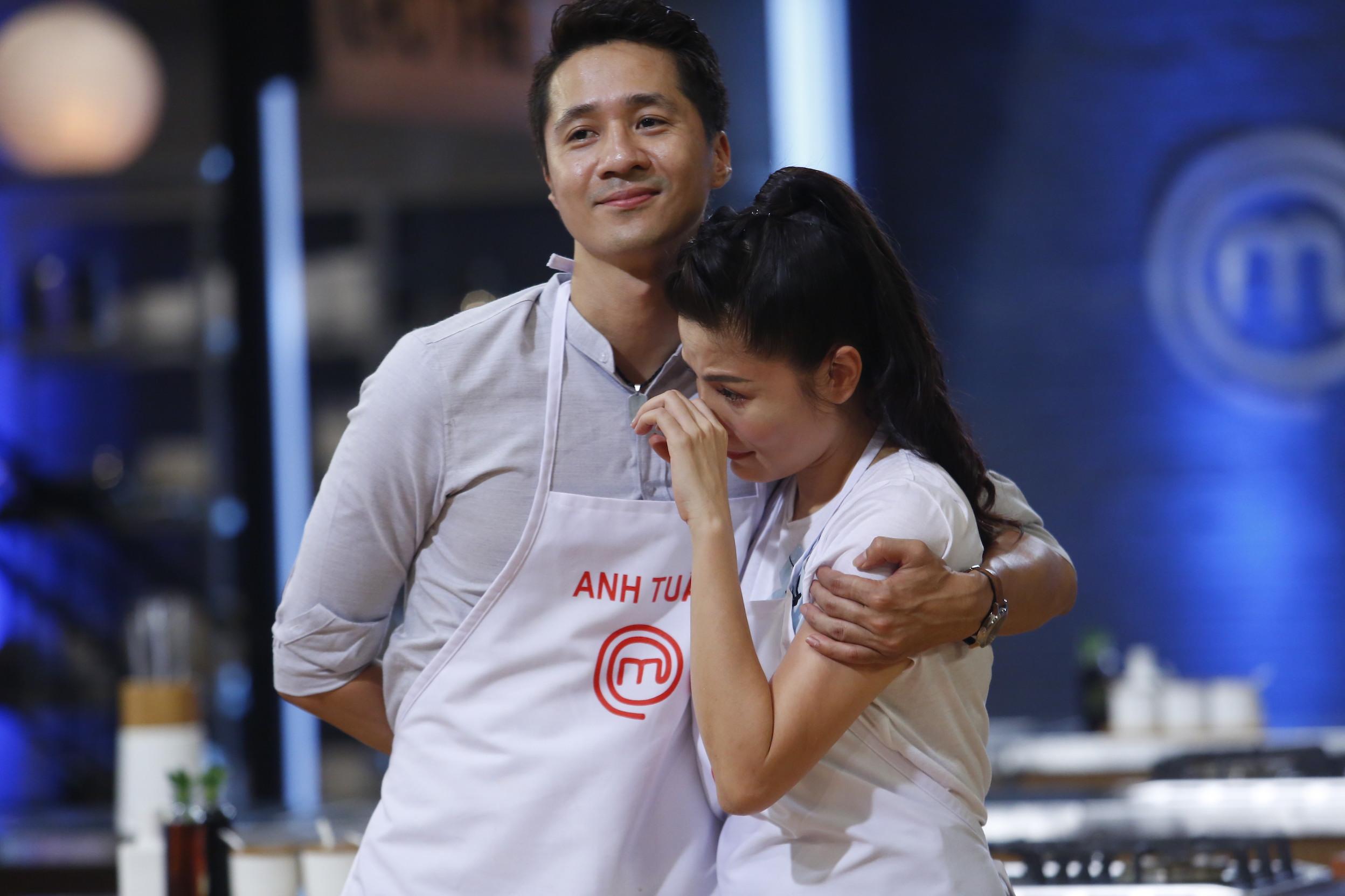 Vua đầu bếp 2017: Pha Lê lộ tính xấu khi thấy bếp của Mai Trang bất ngờ bốc cháy-11