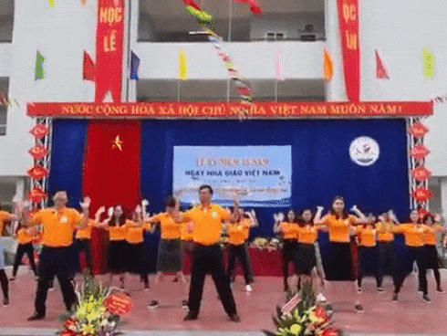 Lén lút nghe nhạc của Chi Pu, nam thanh niên chết ngất vì cái kết quá tốn kém-2