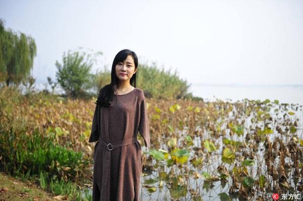 Nể phục cô gái mất cả hai tay vẫn làm tất cả việc nhà bằng chân-3