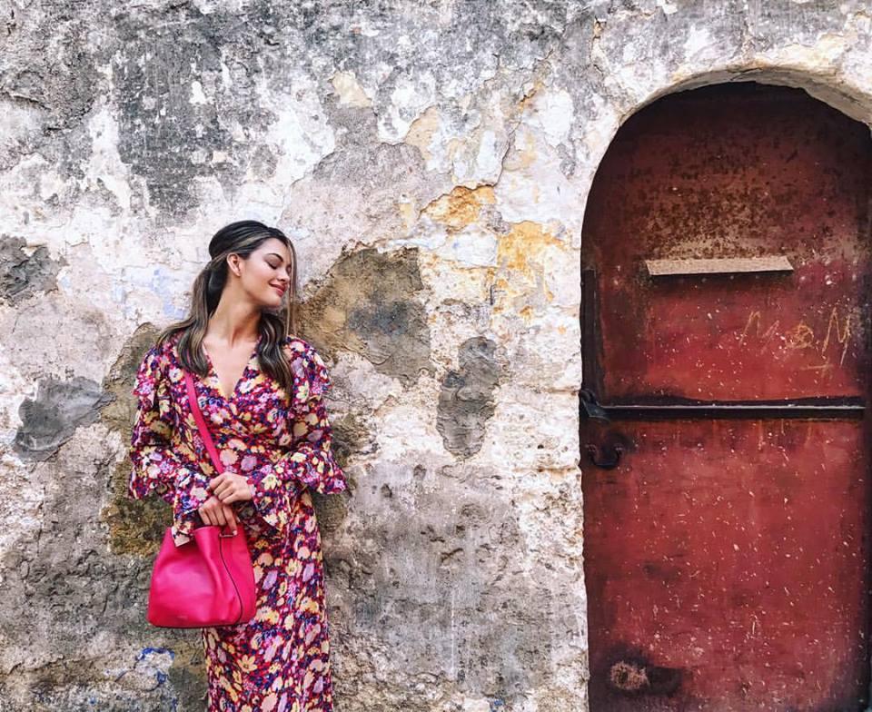 Không chỉ xinh đẹp, tân Hoa hậu Hoàn vũ Thế giới còn sở hữu gu thời trang chuẩn rich kid-3