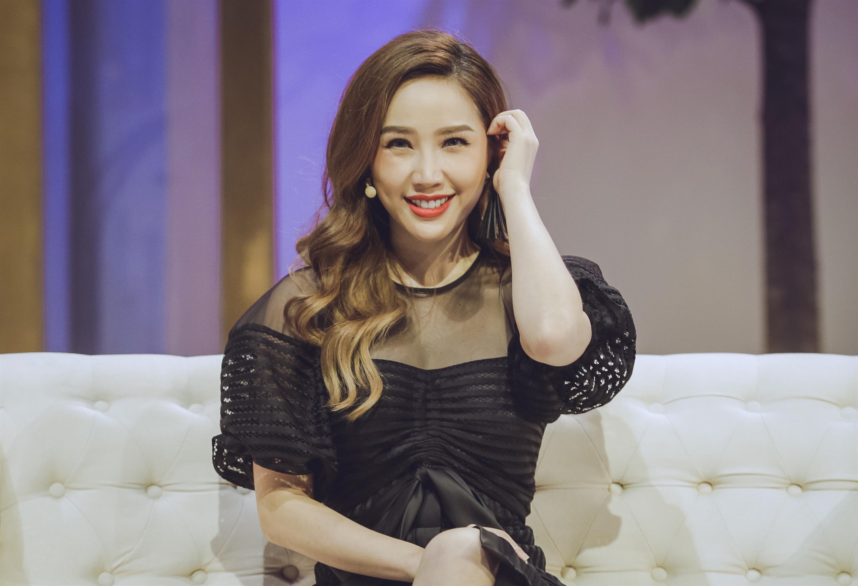 Bảo Thy thú nhận từng bị khán giả ép uống rượu, vây đánh khi diễn tại quán bar-4