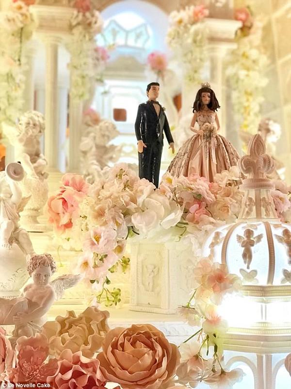 Chiêm ngưỡng chiếc bánh cưới cao 5m đẹp như lâu đài trong cổ tích-2