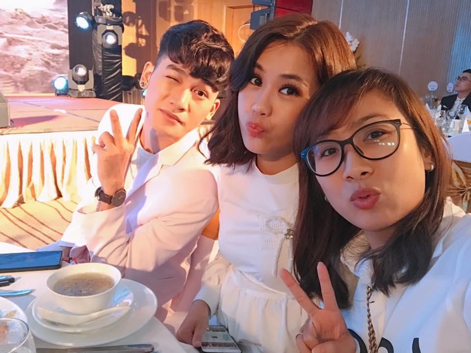 Hot girl - hot boy Việt 28/11: Anh trai Bảo Thy ngọt ngào nịnh vợ-3