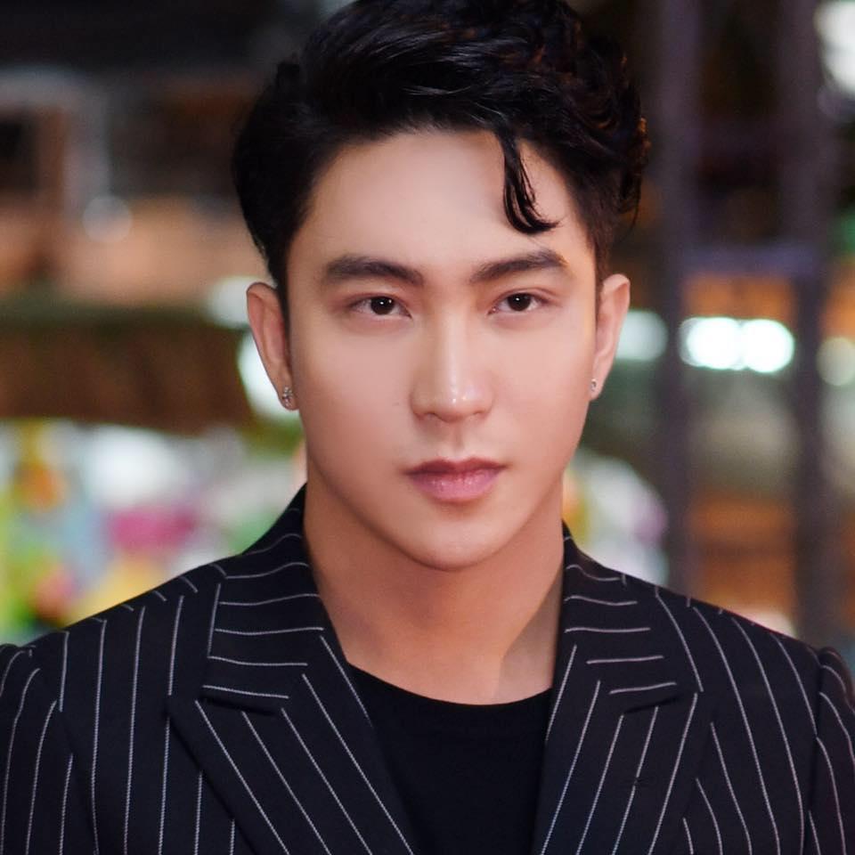 Hot girl - hot boy Việt 28/11: Anh trai Bảo Thy ngọt ngào nịnh vợ-4