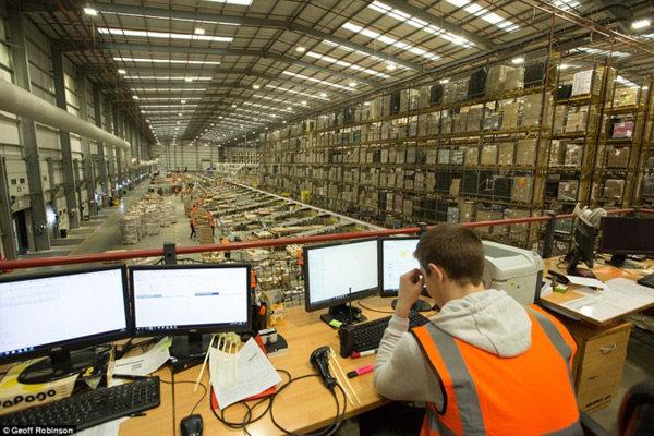 Đế chế Amazon và sự thật khủng khiếp về những chiếc xe cứu thương chở công nhân-5