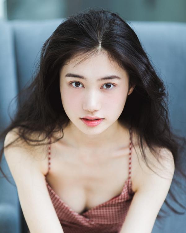 Nữ sinh 18 tuổi sở hữu vẻ đẹp mong manh tựa nữ thần Angela Baby-3