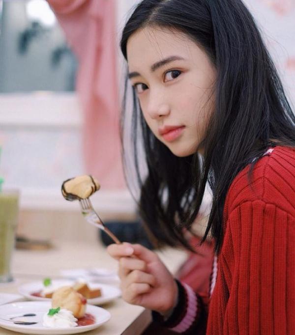 Nữ sinh 18 tuổi sở hữu vẻ đẹp mong manh tựa nữ thần Angela Baby-4