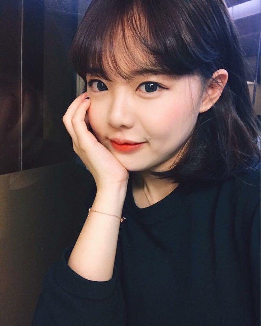 Bà mẹ 2 con có gương mặt trẻ thơ như nữ sinh cấp 2-1