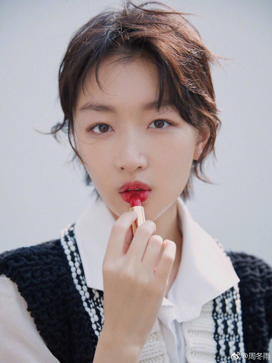 Số nhọ như Châu Đông Vũ: Ngày ngày diện đồ hiệu đắt đỏ nhưng liên tục bị chê lôi thôi và kém sang-1