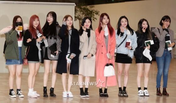 Di chuyển sang Nhật trao giải MAMA, Park Bo Gum cùng dàn Idol xứ Hàn khiến sân bay náo loạn-14