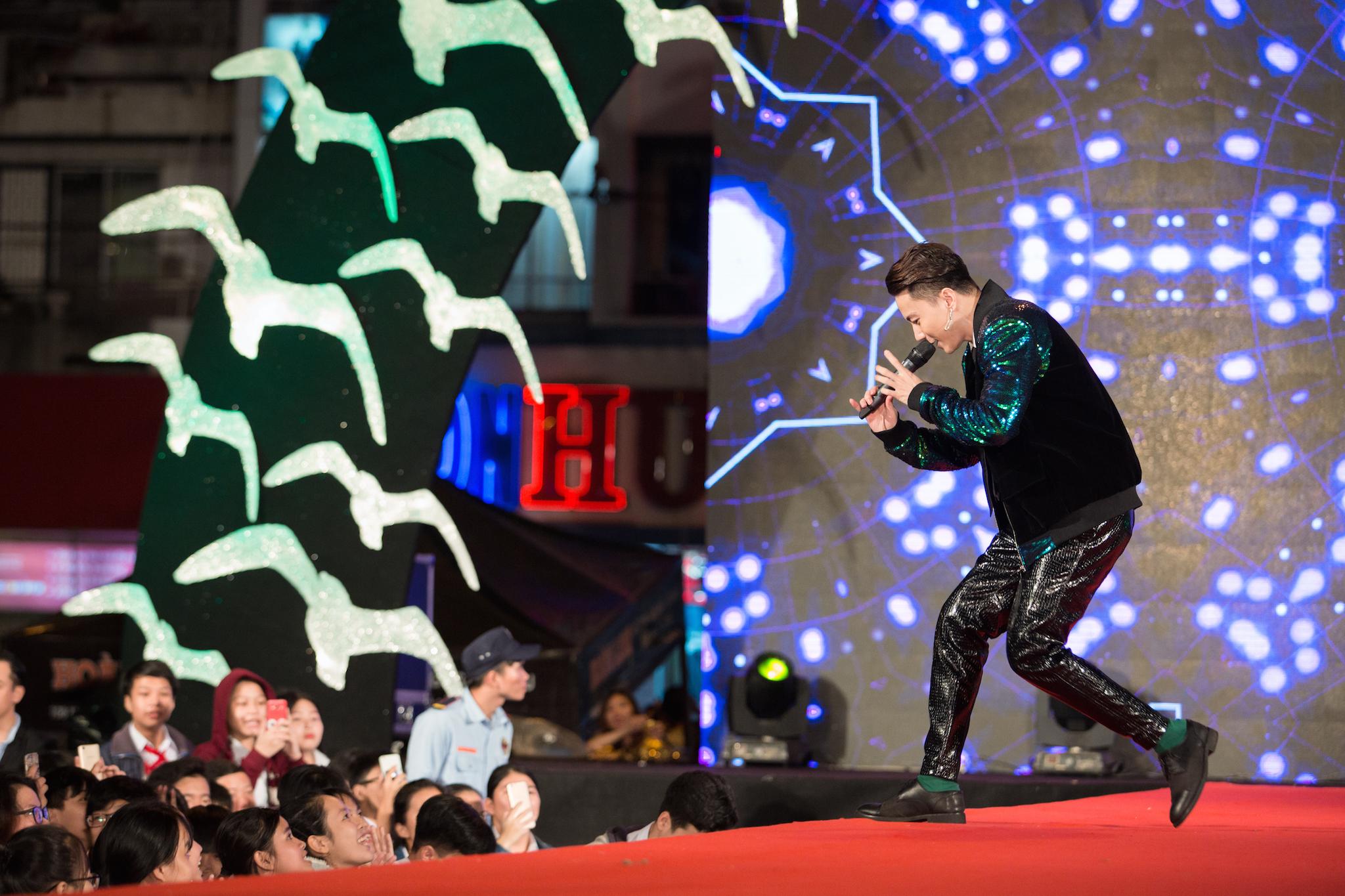 Jun Phạm và S.T mang nhạc phim Cô Ba Sài Gòn khuấy động LHP Việt Nam-4