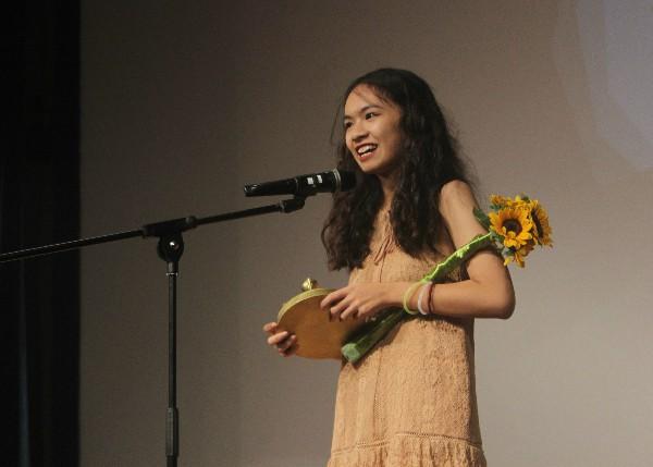 Làm phim về ông bà, cựu HS trường Ams ẵm cùng lúc 3 giải thưởng Búp sen Vàng-1