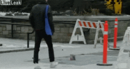 Muốn độn thổ vì trở thành trò cười cho người đi đường-4