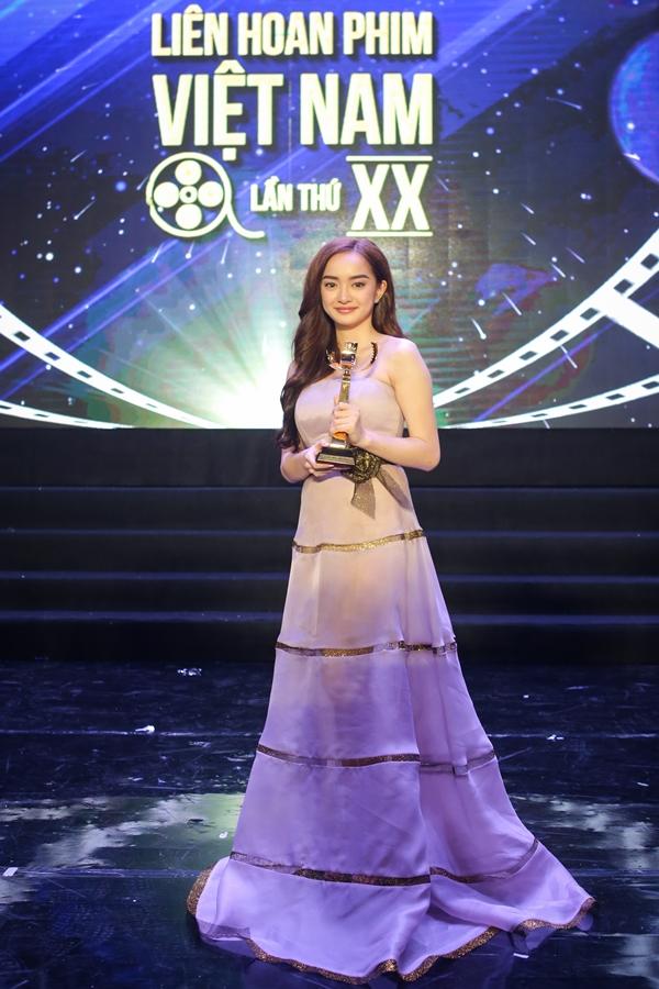 Lần đầu đóng phim, Kaity Nguyễn nhận luôn giải Nữ diễn viên chính xuất sắc-8