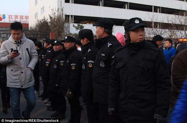 Trung Quốc: Rúng động vụ trẻ em mầm non bị ép uống thuốc lạ, ngược đãi và lạm dụng tình dục-1