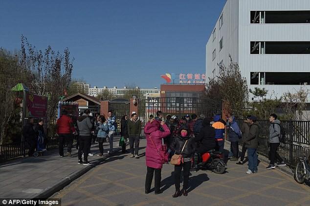 Trung Quốc: Rúng động vụ trẻ em mầm non bị ép uống thuốc lạ, ngược đãi và lạm dụng tình dục-2