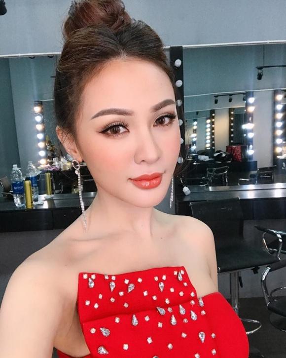 Hot girl - hot boy Việt 29/11: Kiên Hoàng hộ tống bà xã sang Hàn dự sự kiện-8