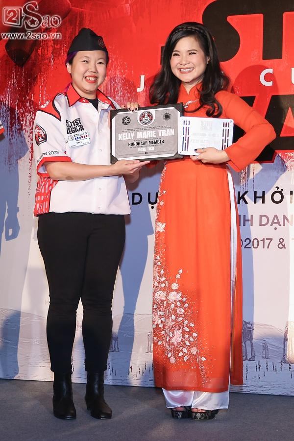 Ngô Thanh Vân và sao gốc Việt của Star Wars khoe sắc cùng áo dài-8