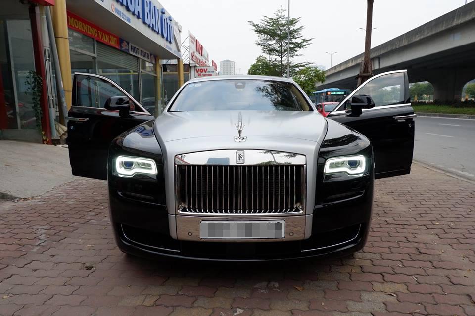 Rolls Royce Ghost 30 tỷ rao bán trên vỉa hè Hà Nội-1