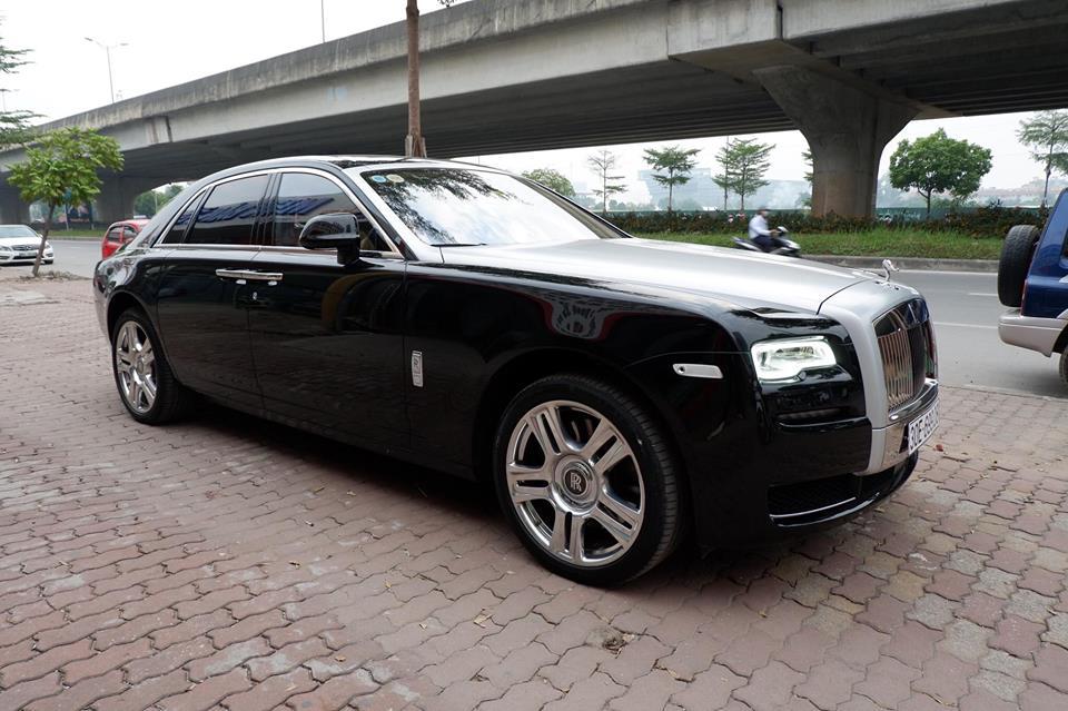 Rolls Royce Ghost 30 tỷ rao bán trên vỉa hè Hà Nội-2