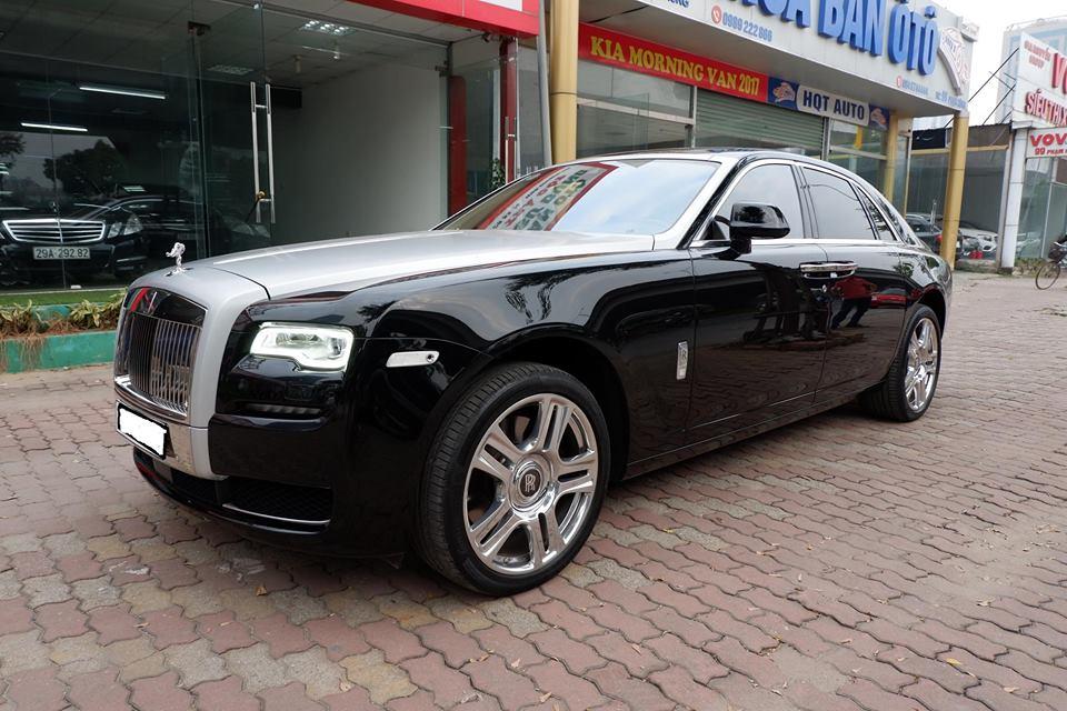 Rolls Royce Ghost 30 tỷ rao bán trên vỉa hè Hà Nội-3