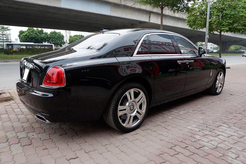 Rolls Royce Ghost 30 tỷ rao bán trên vỉa hè Hà Nội-4