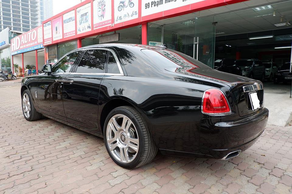 Rolls Royce Ghost 30 tỷ rao bán trên vỉa hè Hà Nội-5